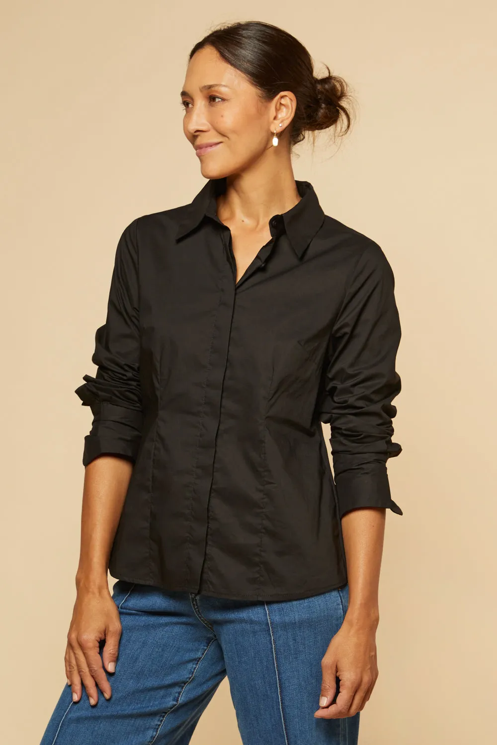 Brinley Poplin Stretch Shirt in Black Adrift