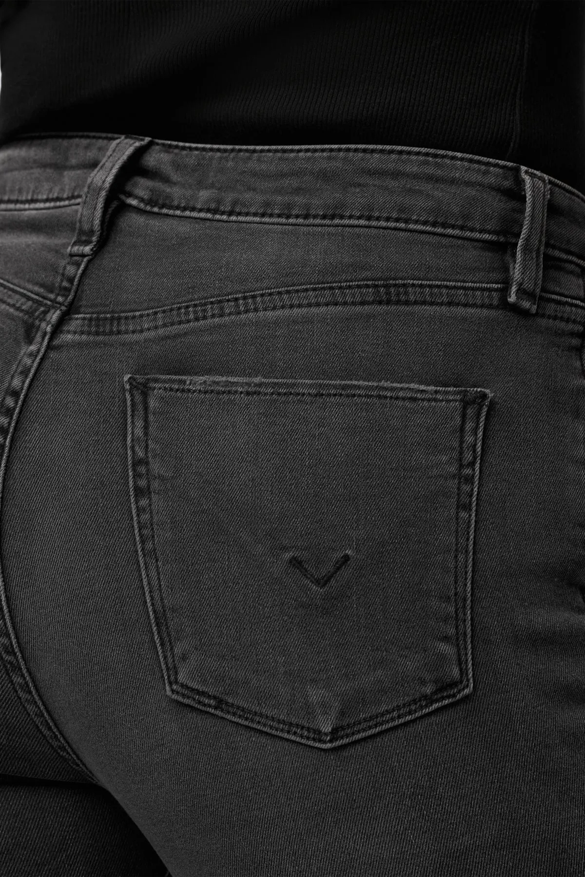 Hudson Holly: Washed Black